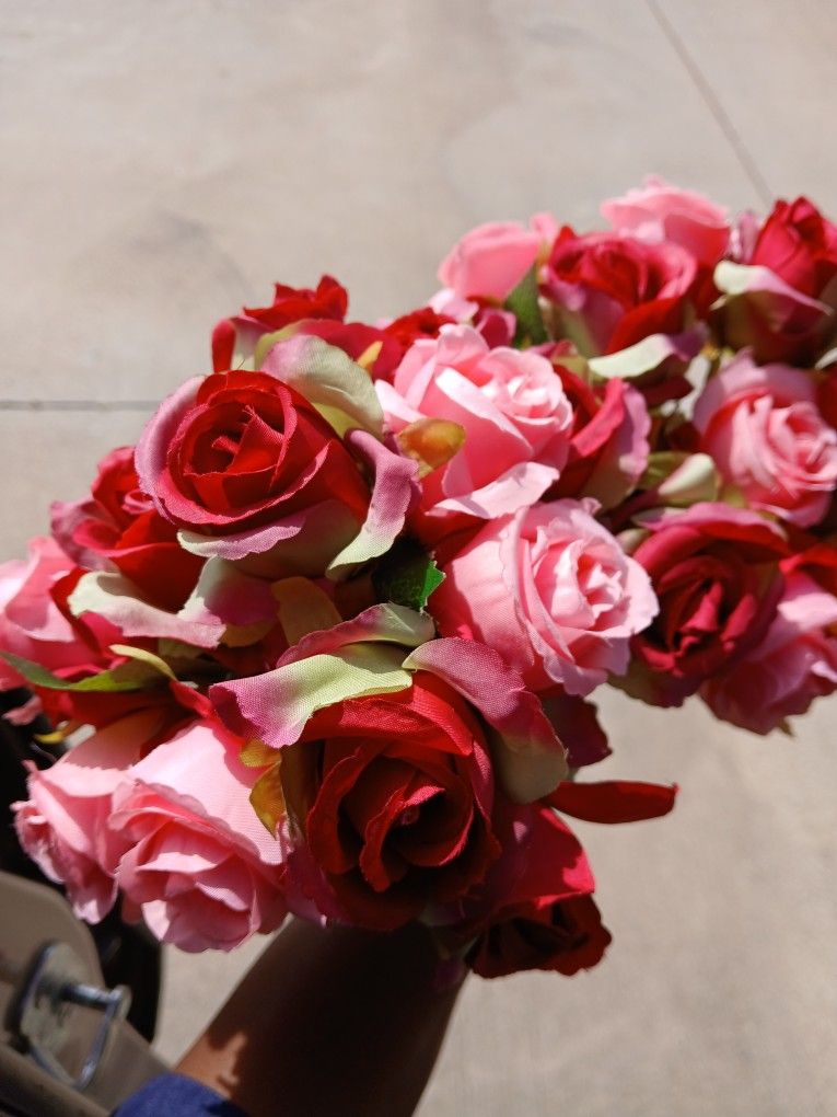 2 STEMS OF ROSES