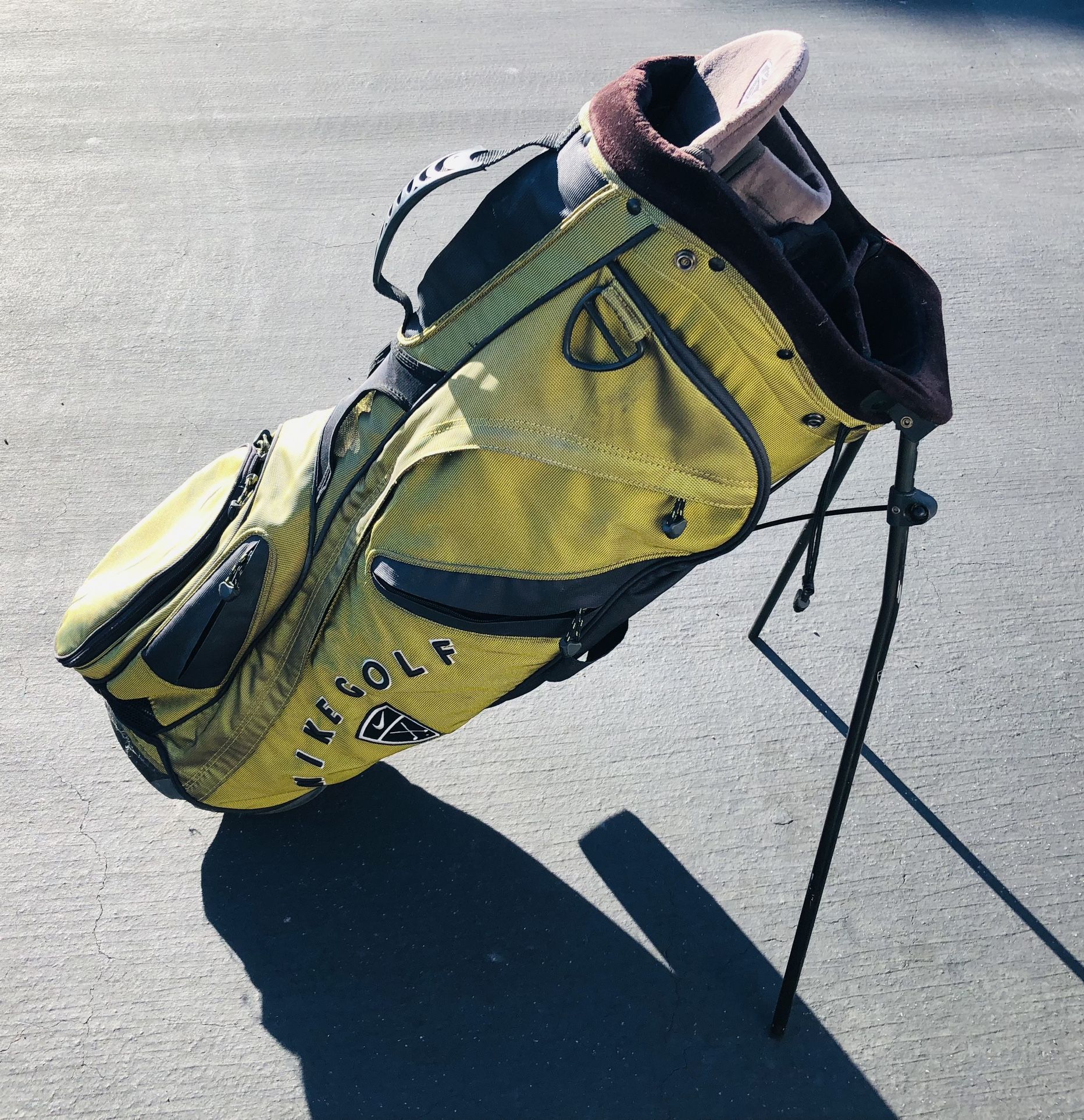 Nike Golf izzo stand bag green with shoulder straps