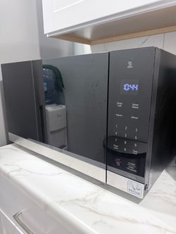 Used microwave, almost brand new
