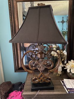2 night lamps
