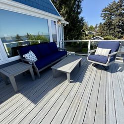 PENDING: 4 Piece Patio Set 