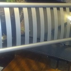 Queen Metal Bed Frame &Rails