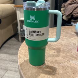 Stanley Quencher H2O Tumbler 40oz