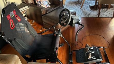 Racing Simulator Cockpit + Logitech G920 Wheel & Pedals