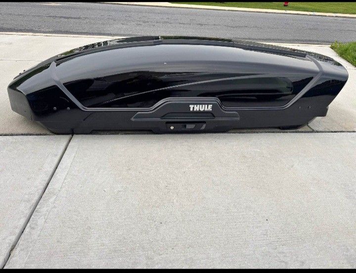 Thule Motion XT L Cargo Carrier