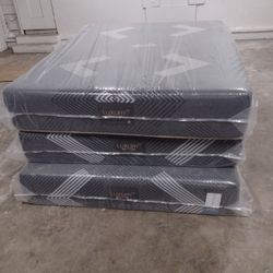 Queen Memory Foam Mattress 