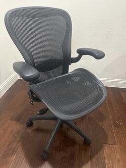Herman Miller Aeron Size C fully loaded in perfect condition