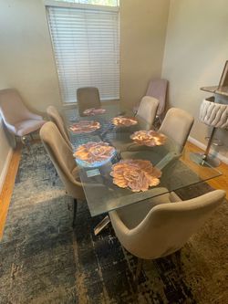 Dining room table +8 chairs