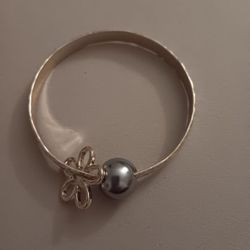 HAWAIIAN DESIGNED BANGLE WITH TAHITIAN PEARL AND FLOWER CHARM 