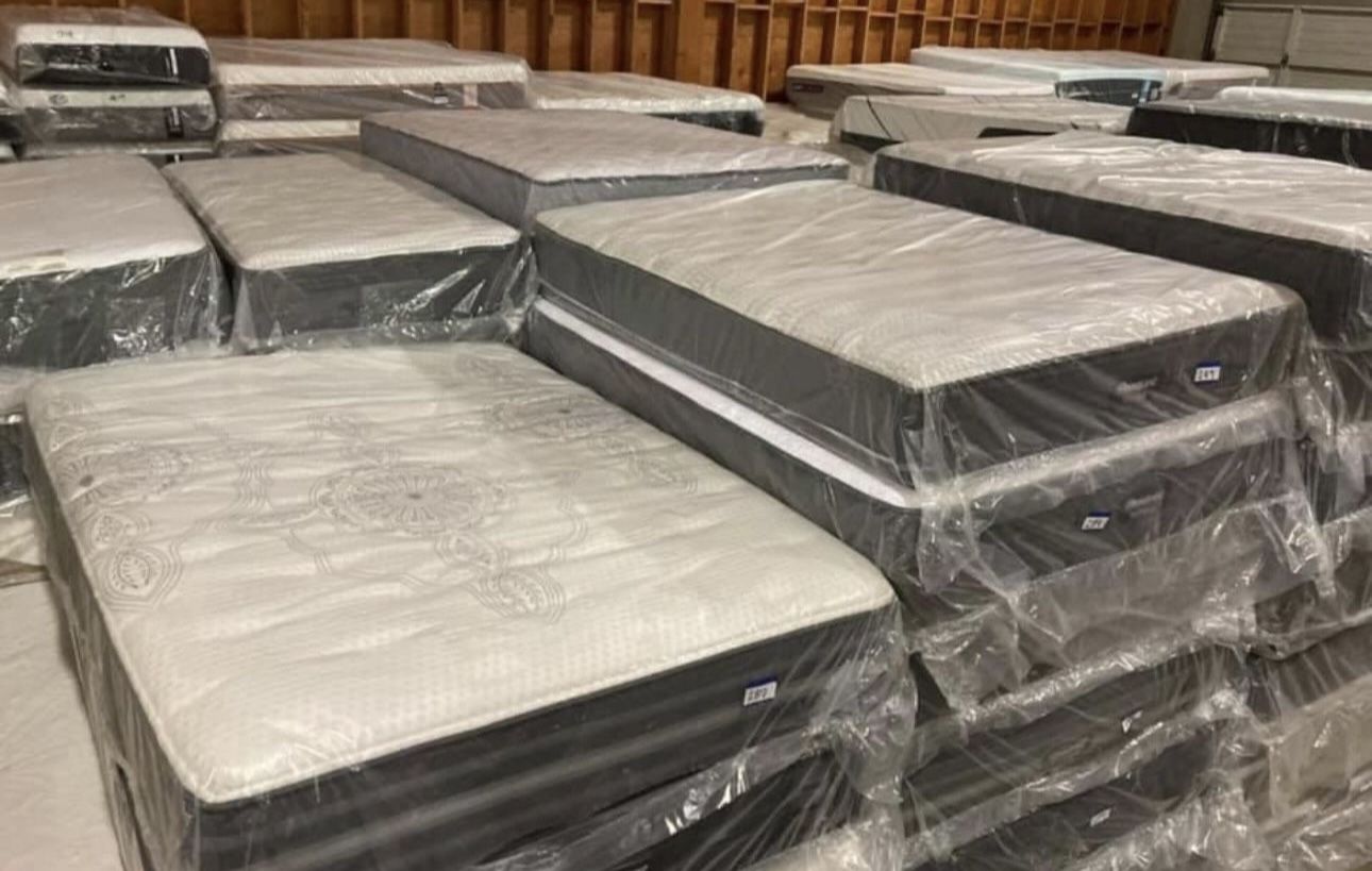 Black Friday Mattress Warehouse Clearance Sale 