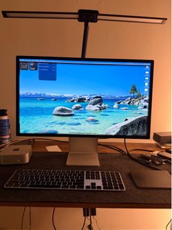 Apple Studio Display - Standard Glass - Tilt-Adjustable Stand (Mint Condition)