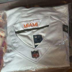 Tyreek Hill Jersey (NEW)