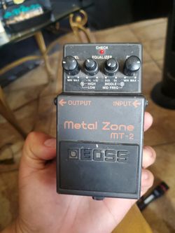 Boss MT-2 Metal Zone distortion pedal