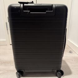 HORIZN STUDIOS Black Carry On Luggage