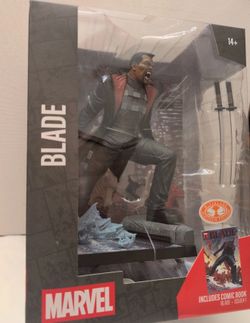 Marvel 1:6 Scale Blade Platinum Ed With Comic Book McFarlane Figure Statue 12”