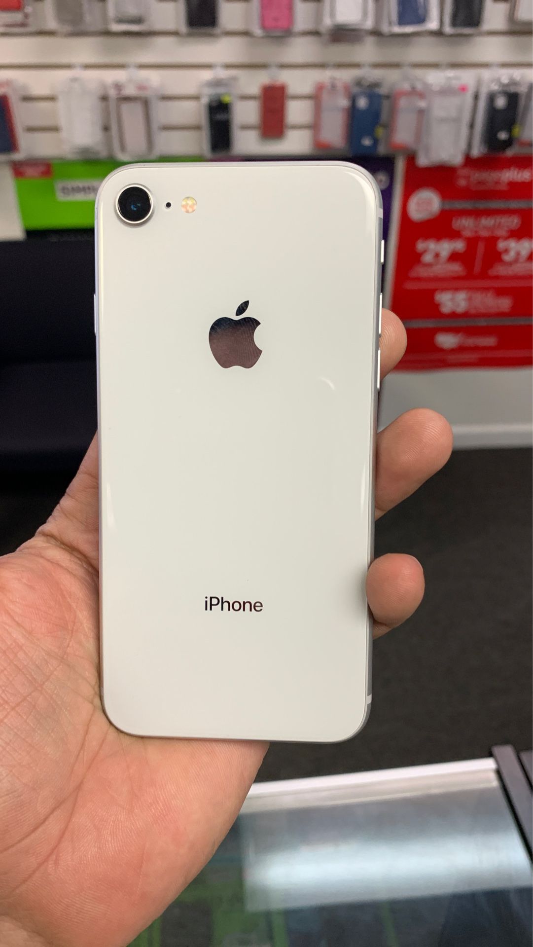 Apple iPhone 8 for cricket and att , excellent condition