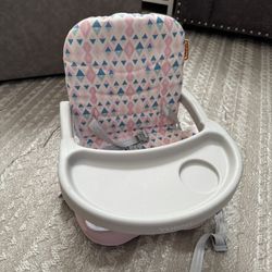 Stylish booster seat Baby To Eat 