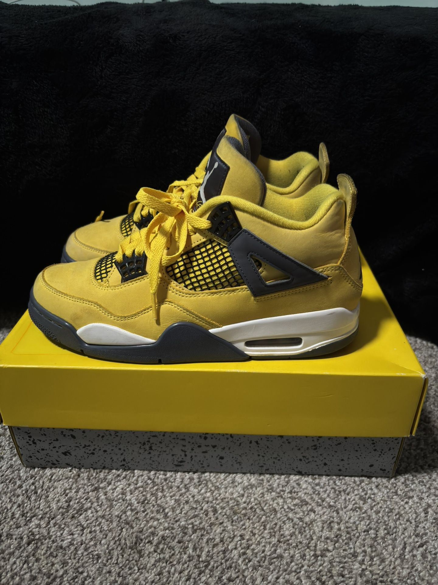 Jordan 4 Retro Lightnings