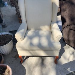 Chair In Great Condition Only Asking For 80 But We Are Very Flexible