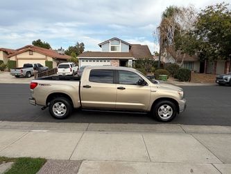 2008 Toyota tundra crewmax original owner 5.7 V8