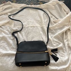 SUGU crossbody purse