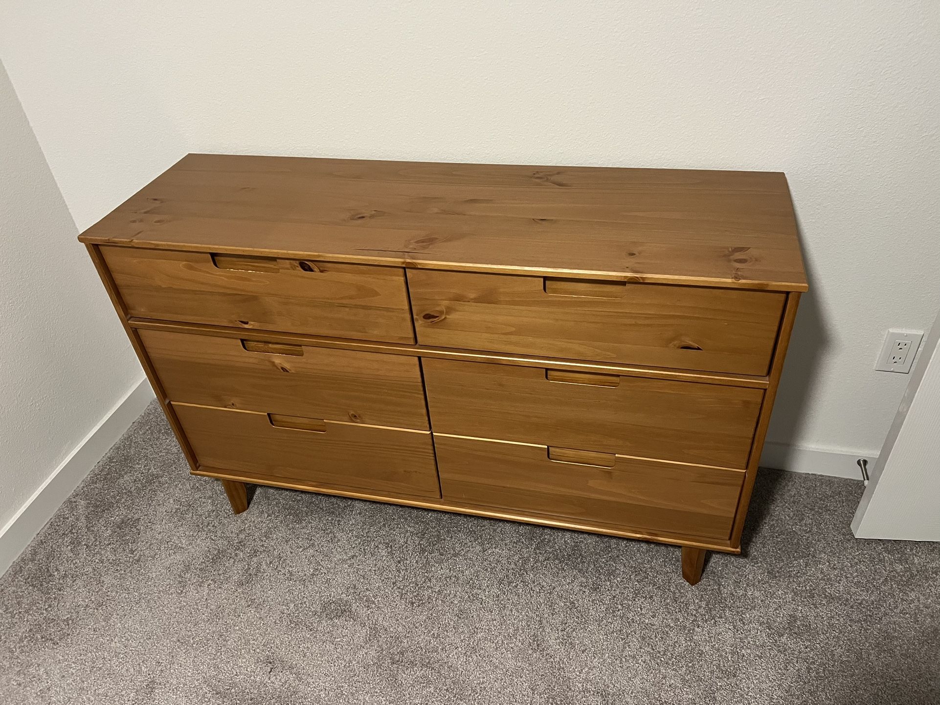 Six-Drawer Dresser Excellent Condition