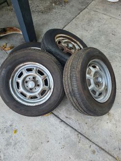 Bmw 2002 e10 1600 13 rims with semi new tires.4×100