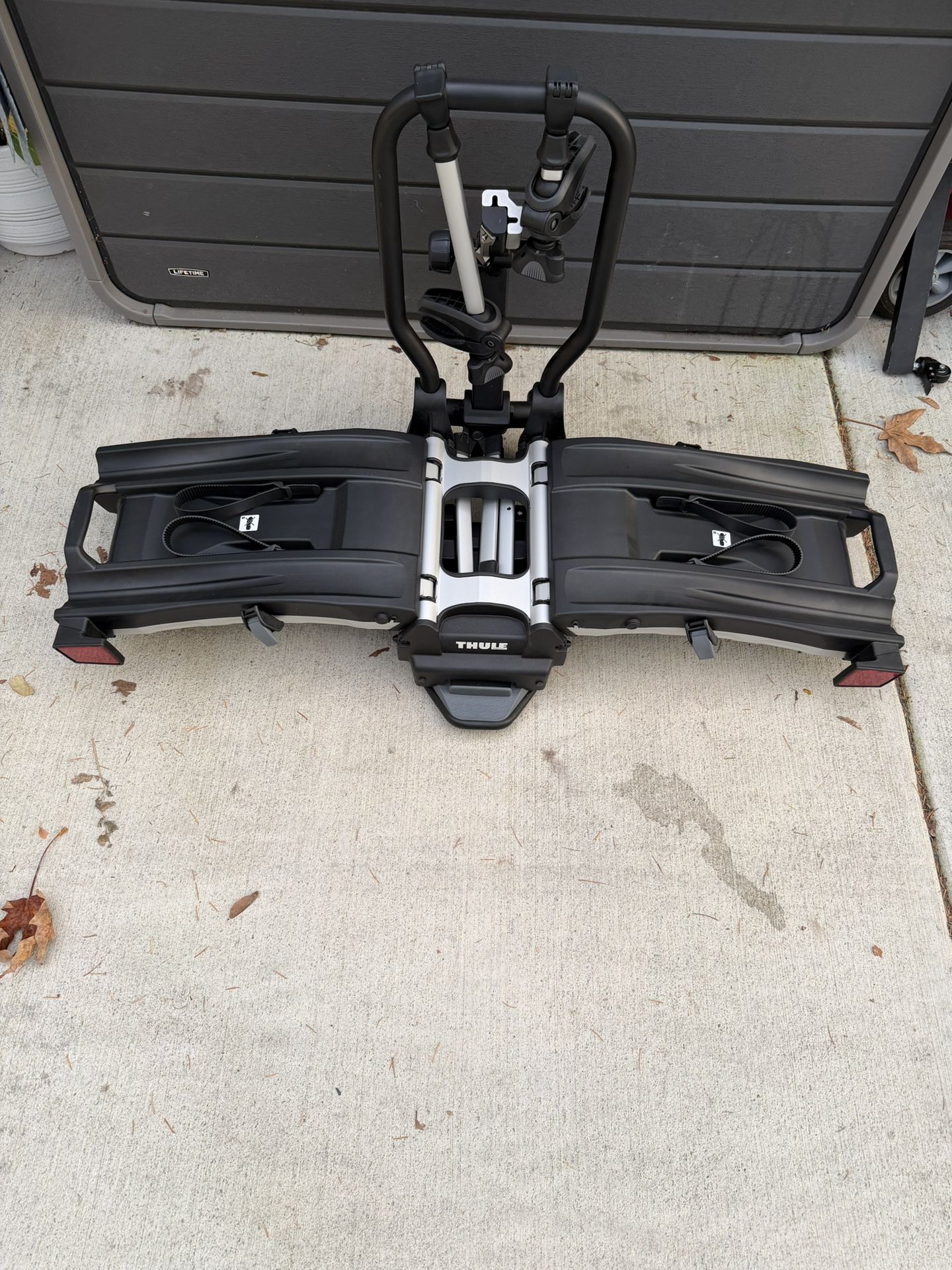 Thule EasyFold XT Hitch Bike Rack - 2-Bike, 1-1/4", 2" Receiver, Black