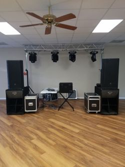truss stands and truss no lights