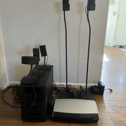 Bose 5.1 Surround Sound-Media Center