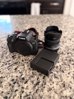 Canon EOS R100 kit camera