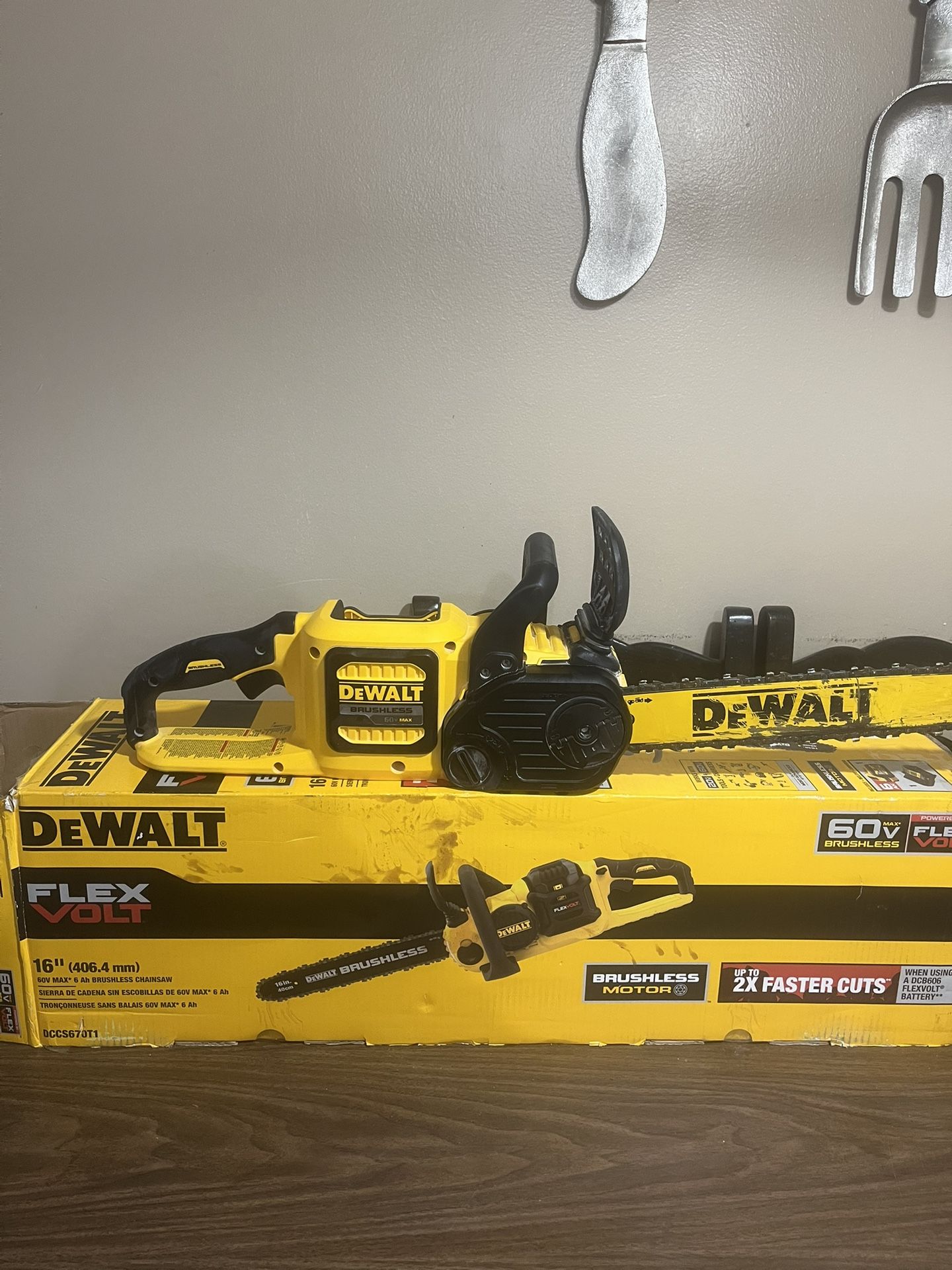 DeWalt 60v Flex Volt Brushless 16” Chainsaw