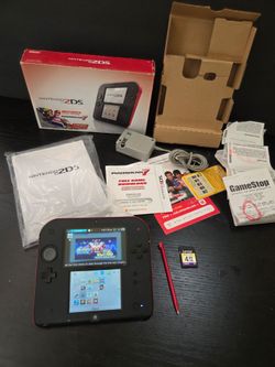 NINTENDO 2DS COMPLETE IN BOX