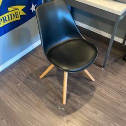 Set Of 2 Black Modern Chairs 