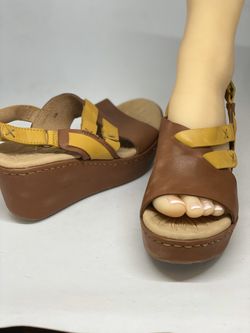 BORN WOMEN’S LEATHER WEDGES SIZE 6 💥NEW