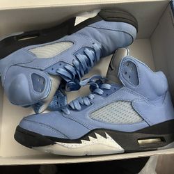 Jordan 5 UNC Size 9