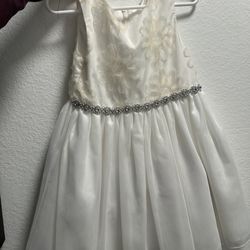 Elegant dress for girl