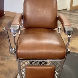 Classic Barber Chair 1944 great condition
