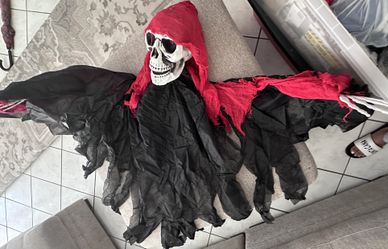 Big Halloween Hanging Skeleton 