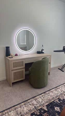 Vanity desk with chair