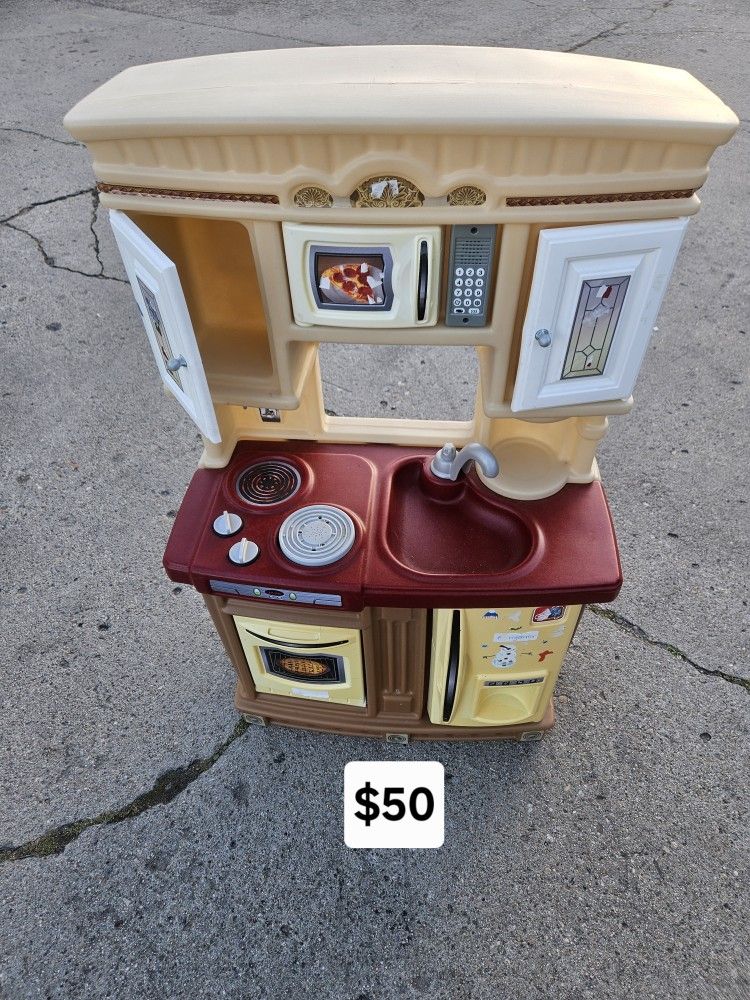 Play Kitchen
