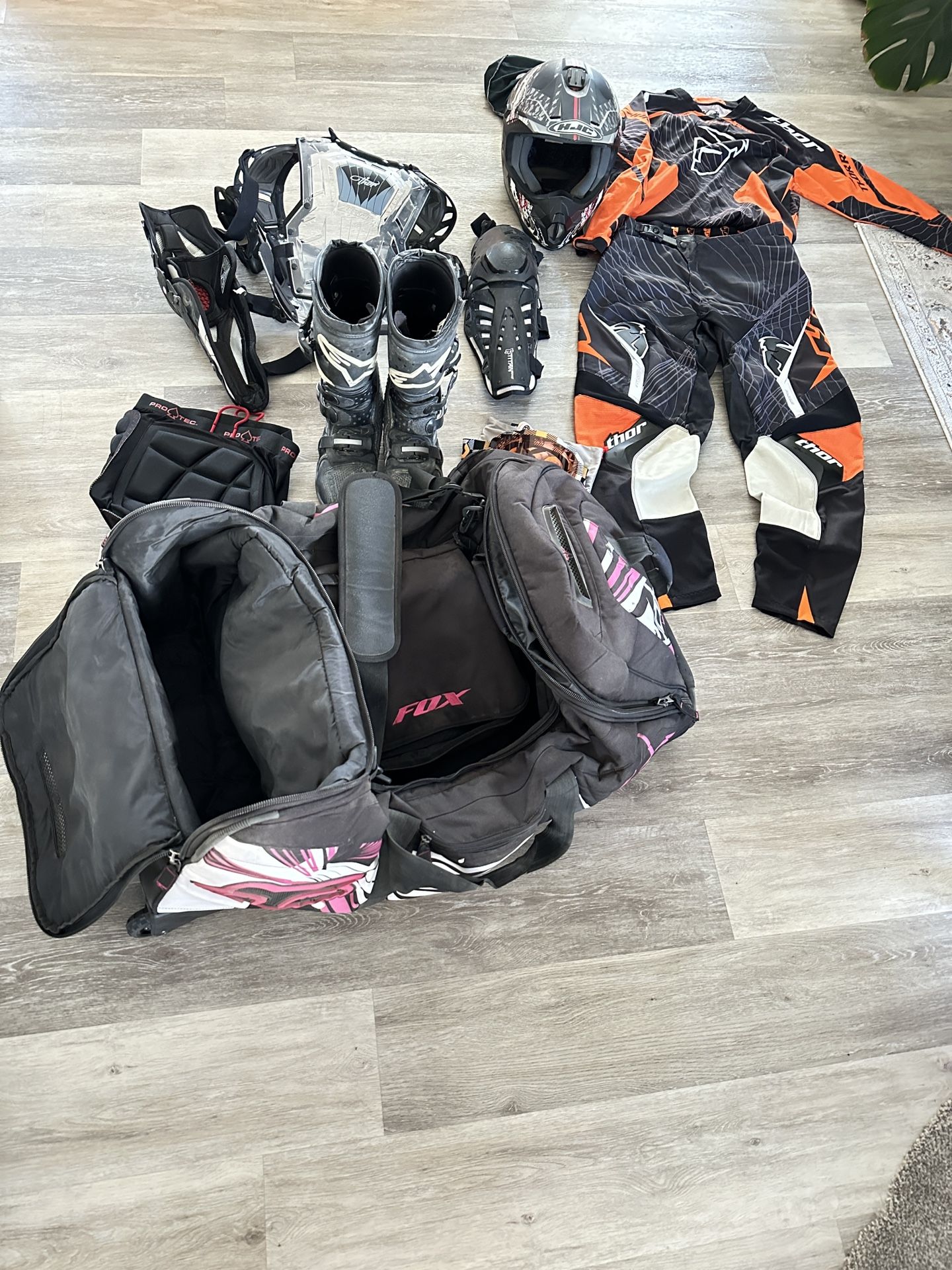 Motorcycle Gear Thor, Alpine Star, Scott, HJC, Fox