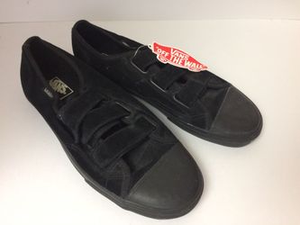 Prison issue vans US 13