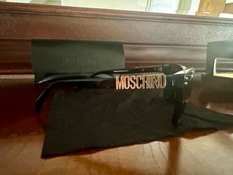 Unisex 💯 % authentic Moschino sunglasses