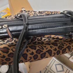 TRAVELON  BAG. BRAND NEW