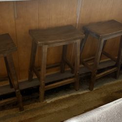 4 Bar Stools 