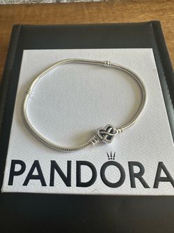 Authentic Pandora Ale, 925 Sterling Silver snake chain bracelet w/ Cz heart closure “Family Forever and Always” 9in.