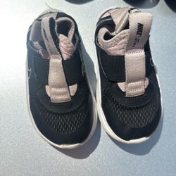Girls Nikes