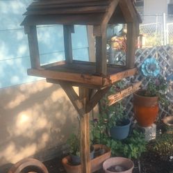 NEW BIRD FEEDER