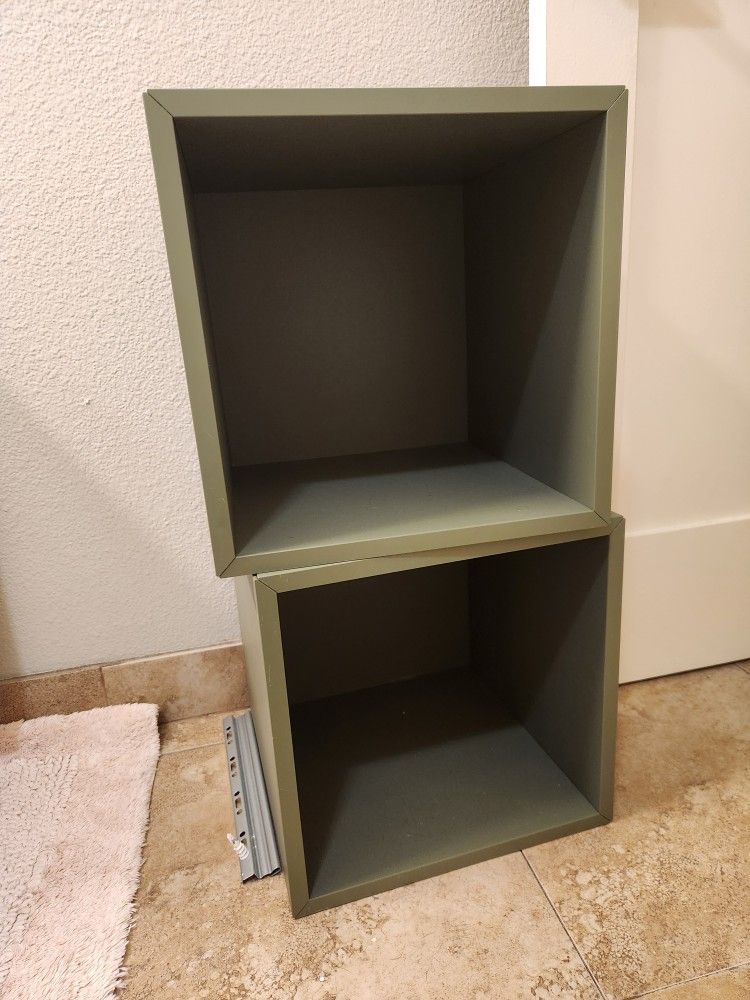 2 Wall Mounted Shelves 